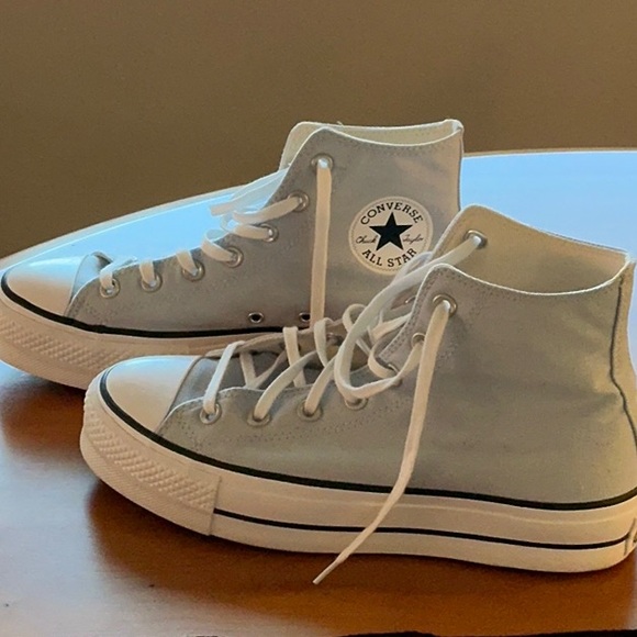 Converse All Star High Tops Size 9, Worn Once, Like New - Picture 1 of 3